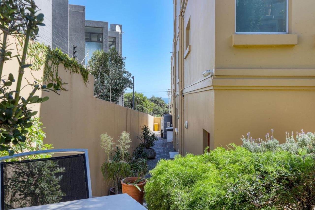 Apartment Backup-powered Camps Bay Garden *