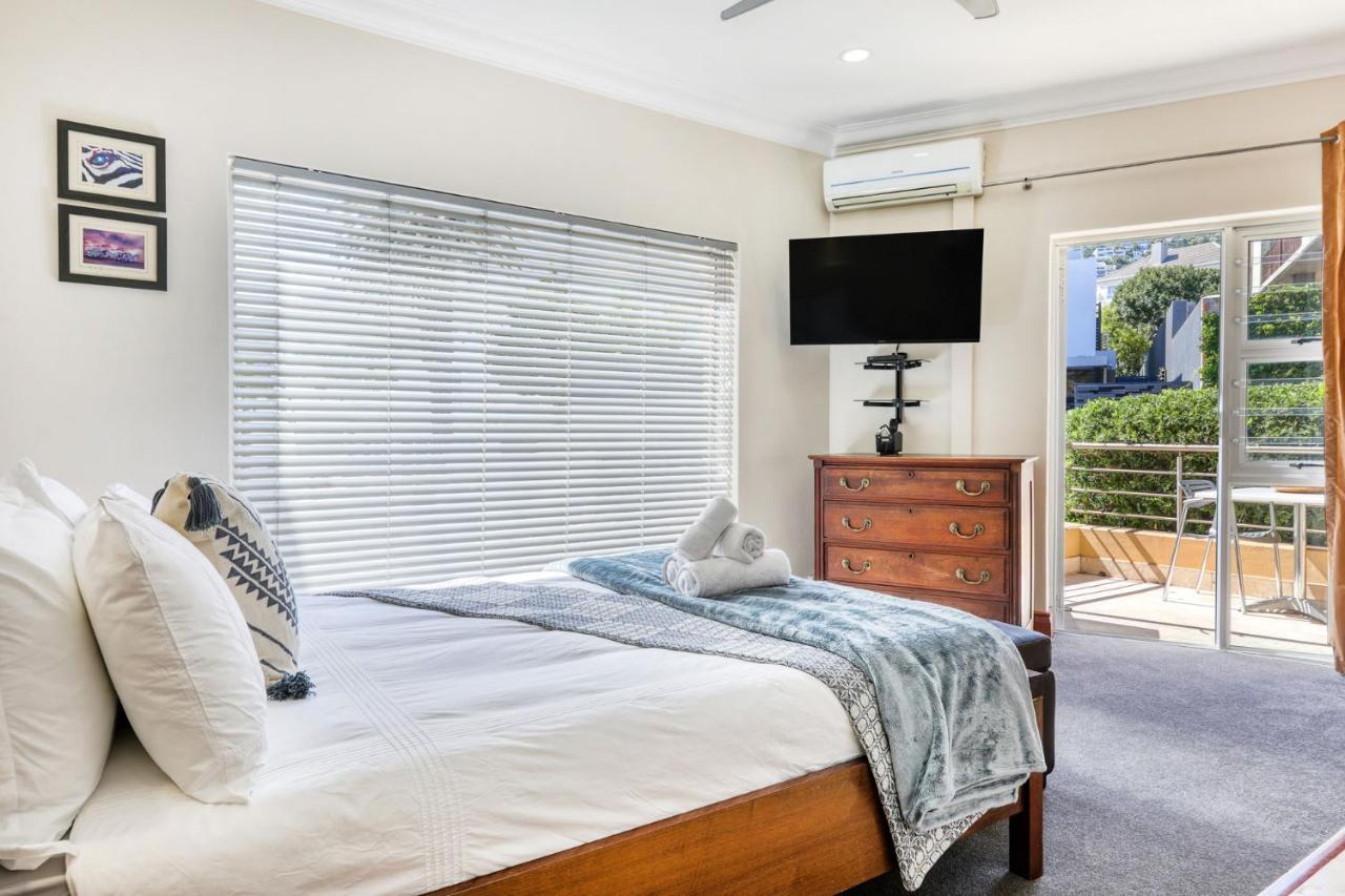 Backup-powered Camps Bay Garden Apartment