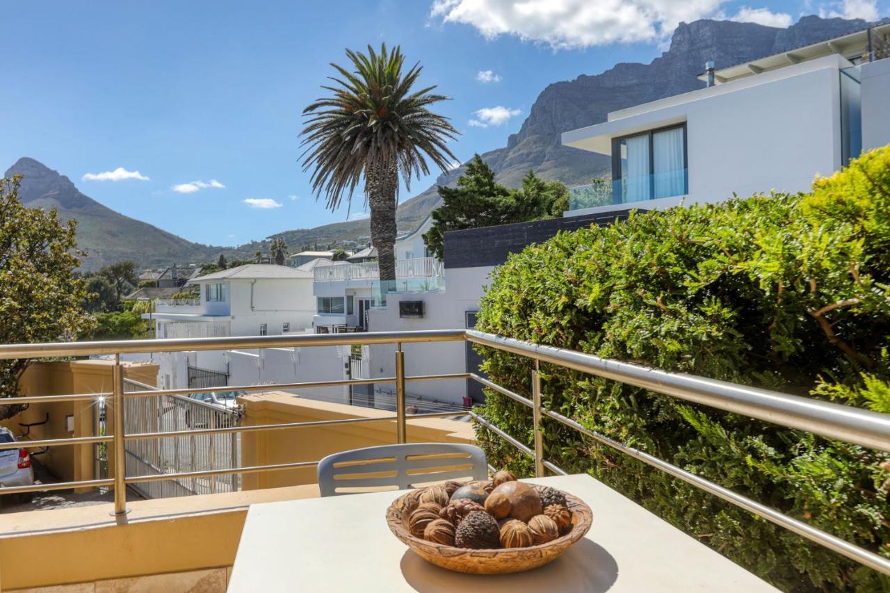 Backup-powered Camps Bay Garden Apartment *