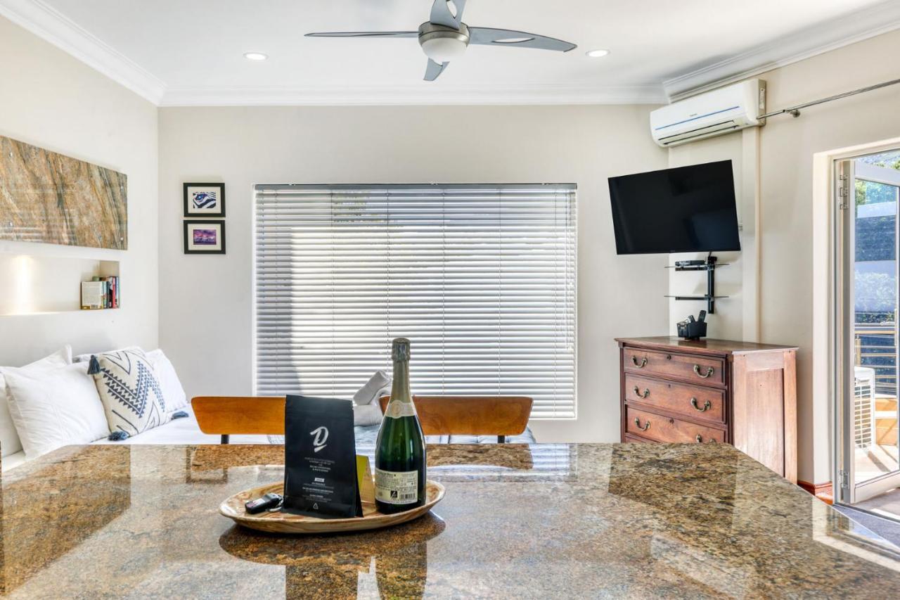 Backup-powered Camps Bay Garden Apartment
